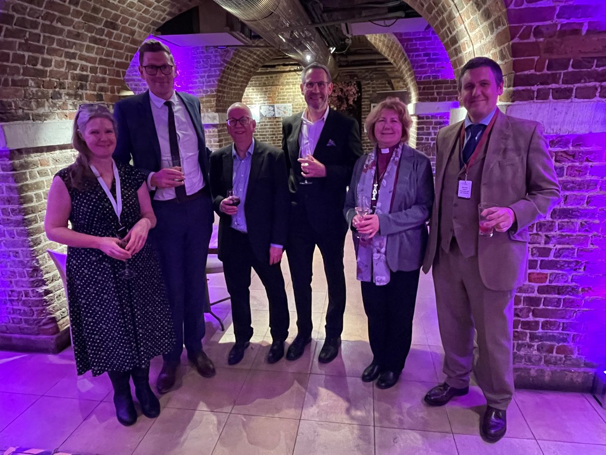 Anne Hollinghurst tweet media