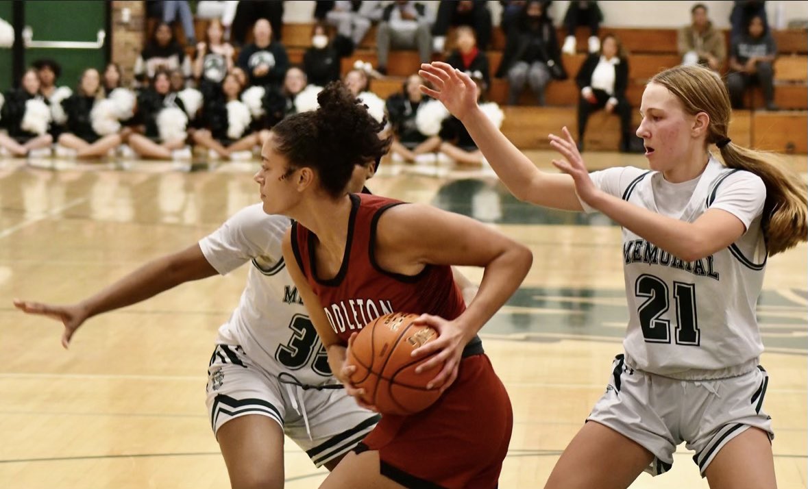 mariahsexton43's tweet photo. Double-Double my first Varsity game, 13pts 13reb 🙏🏽
#freshman #MiddletonWi #varsity #doubledouble #debut https://t.co/qAOcg3nqev