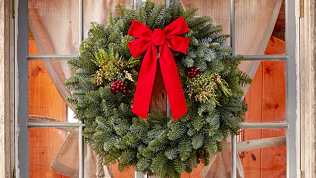 ThetaPhiAkron's tweet image. EVERGREENS orders are in!  Sime extra at a discount. Reach tpamembership@gmail.com  to Julie Hayden. Thanks!
One 22 inch Noble Fir Wreath $20.
One 28 inch Mixed Green Wreaths $22.
Two 10 foot Garland Roping $18. ea
Five - Centerpieces $12. ea