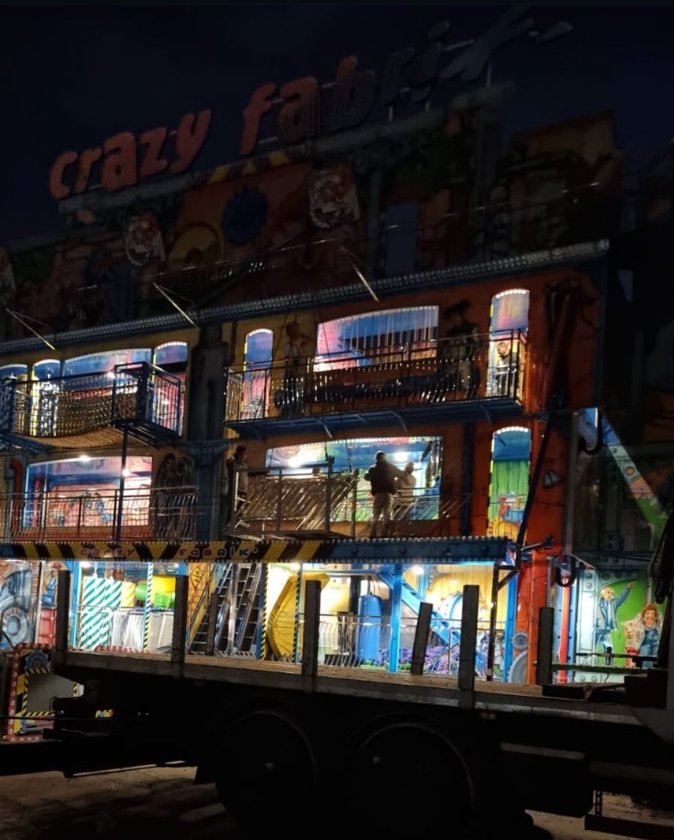 KellarIndustrie's tweet photo. Grutage du manège Crazy Fabrik pour la fête des Tuileries et le marché de Noël. Demandez votre devis par mail kellar.industrie@gmail.com  ou par ☎️ 01.64.06.40.50
https://t.co/Usfe6GzPme 
#Kellar #Grue #Paris  #JardindesTuileries #marchédeNoël @ParisAMDParis @Paris https://t.co/DYwiRt6e9h