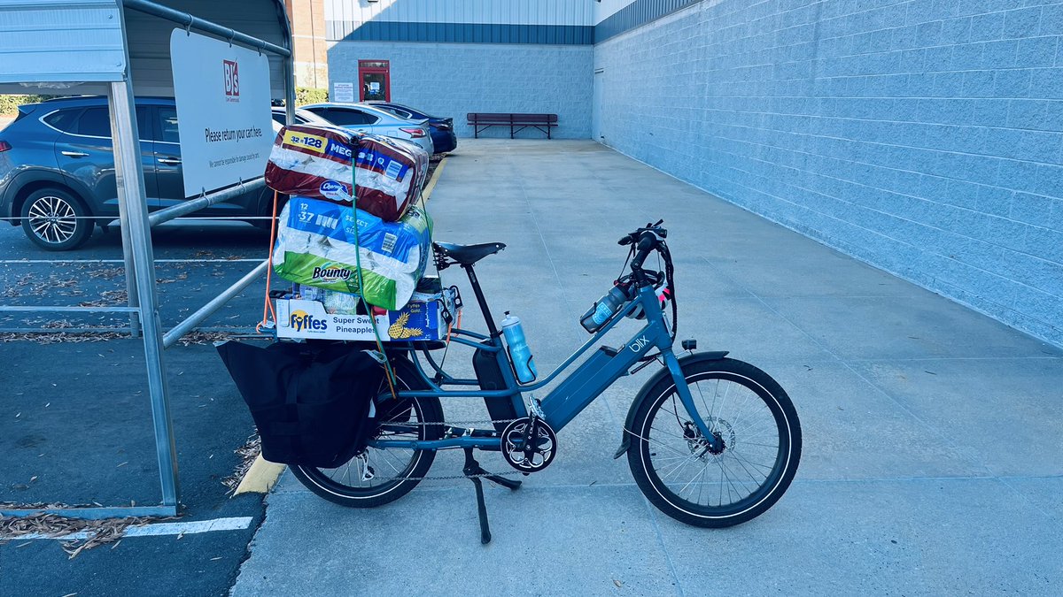 MattMagnasco's tweet image. But nObOdY uSeS a BiKe To Go To BiG BoX mArT!