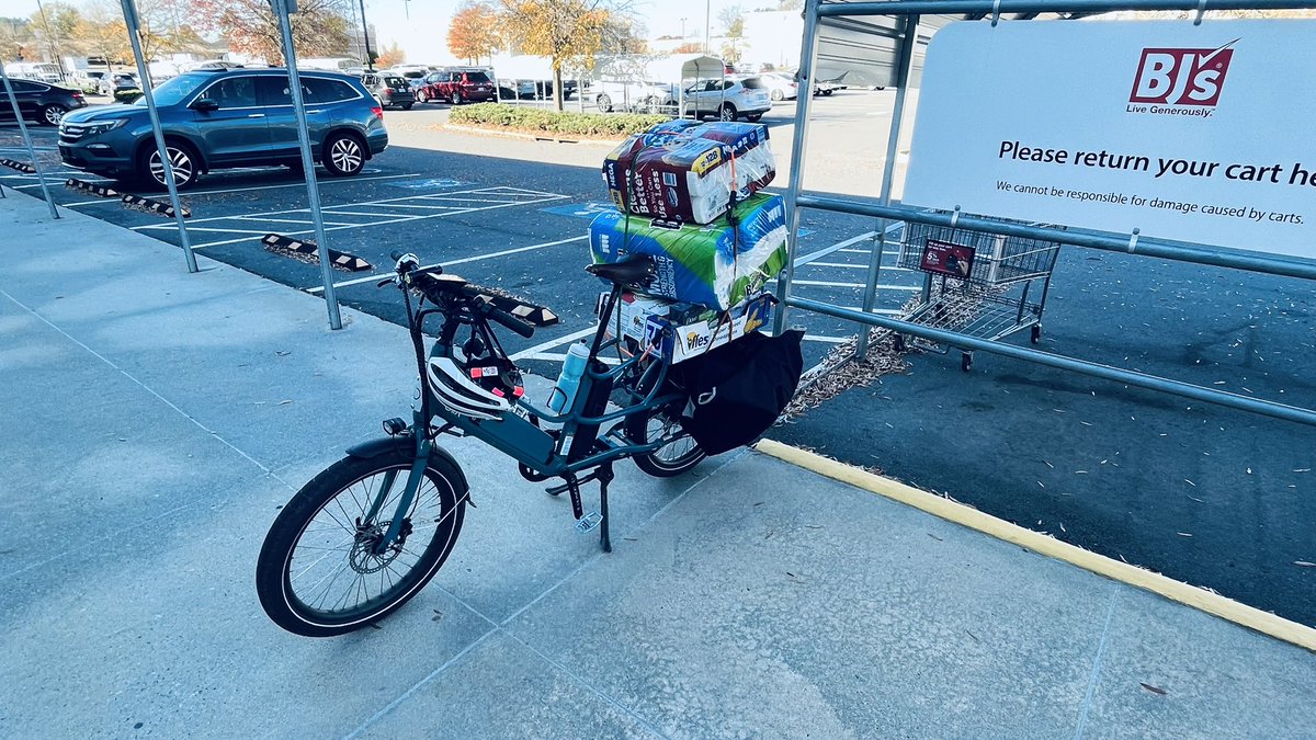 MattMagnasco's tweet image. But nObOdY uSeS a BiKe To Go To BiG BoX mArT!