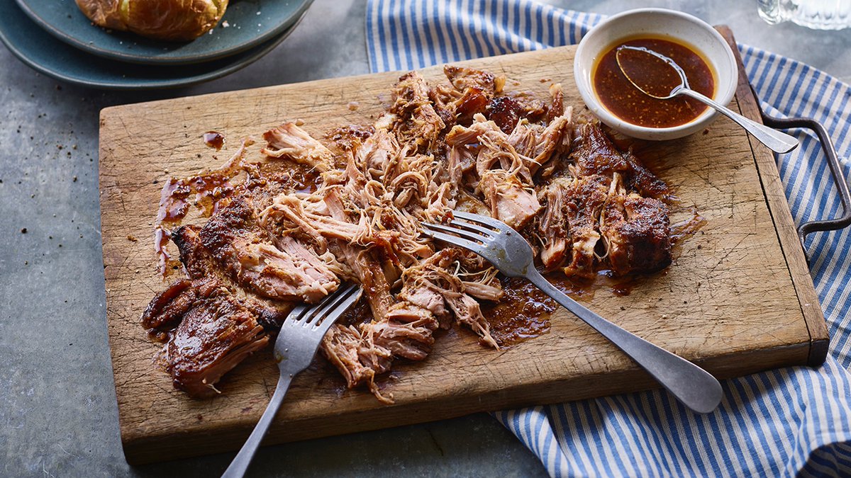 Pulled Pork. A new term? Of course it's not :) First recorded in 1737 it was used for poultry & later applied to rabbit & pork and it means cooking the meat for a long time so that it's easily torn or cut into smaller bits. Interesting?