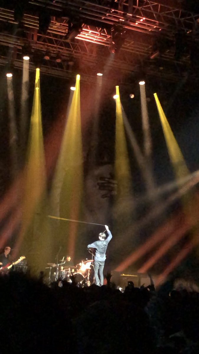 久々のライブは
MANICS × SUEDE 

贅沢なライブだった〜
ブレ様のマイクぐるぐる🎤💫
見られてしあわせ🫶