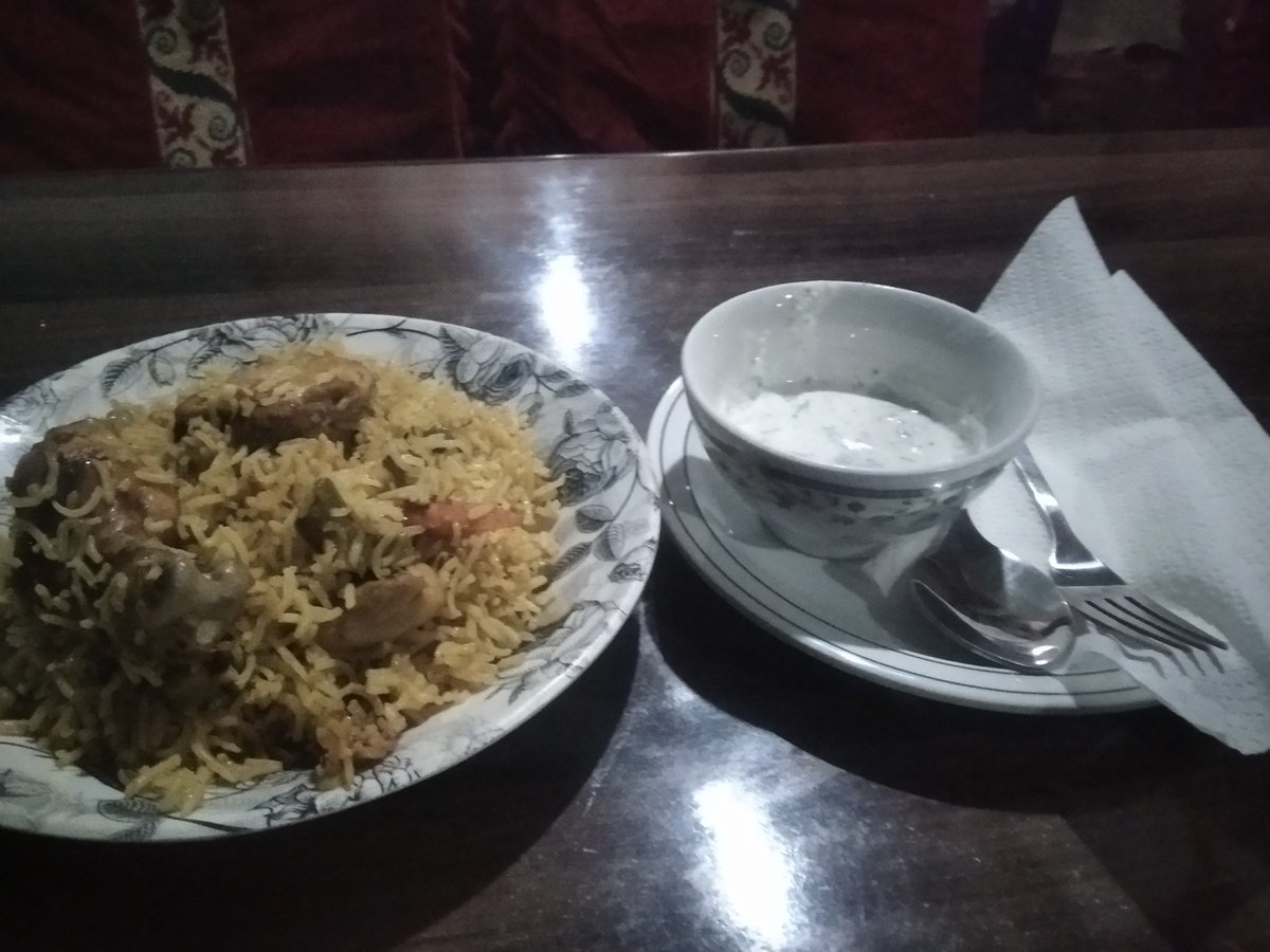 1HCuisine's tweet photo. Chicken Pulao with home-made Cheese Raita. 😋 https://t.co/EHrgH0ptNH