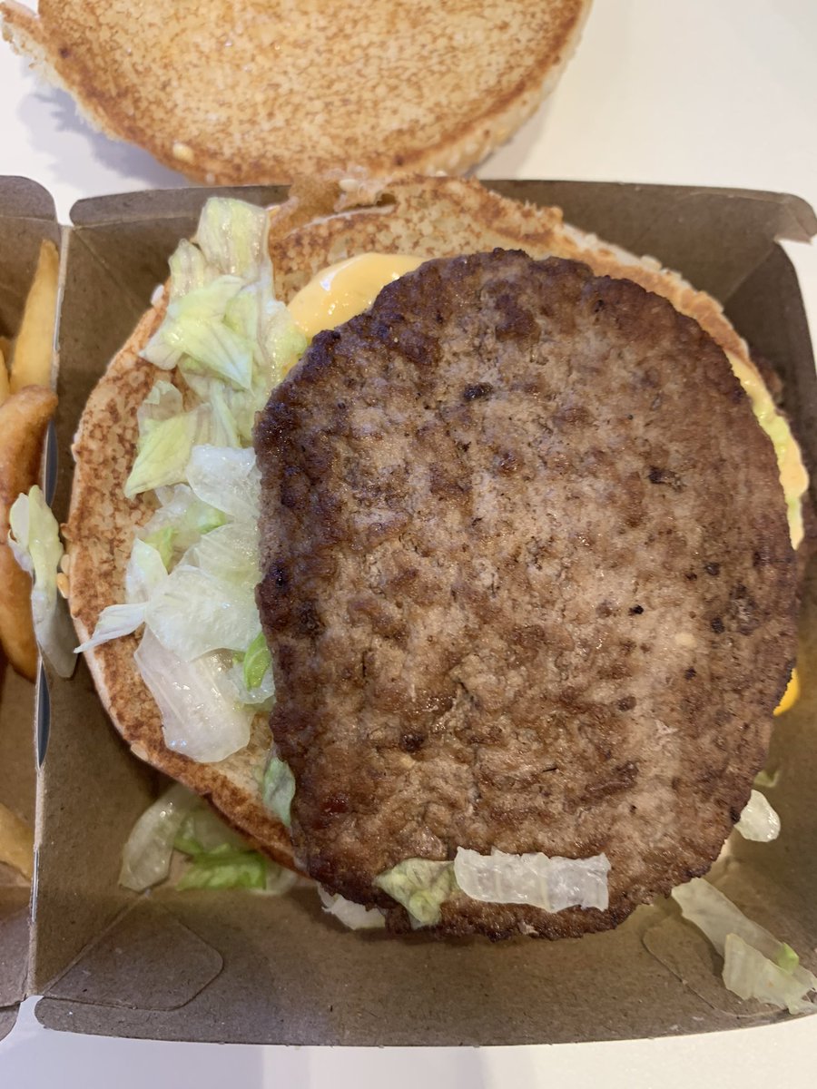 4KMultimedia's tweet photo. Te acordas del Big Mac?? Ahora es el miniMac @McDonalds https://t.co/pnBuqDChRz