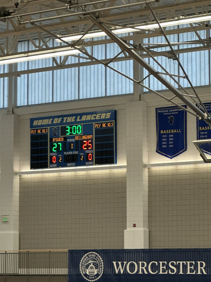 After first set Blackhawks are down. Get it back Hawks! ❤️