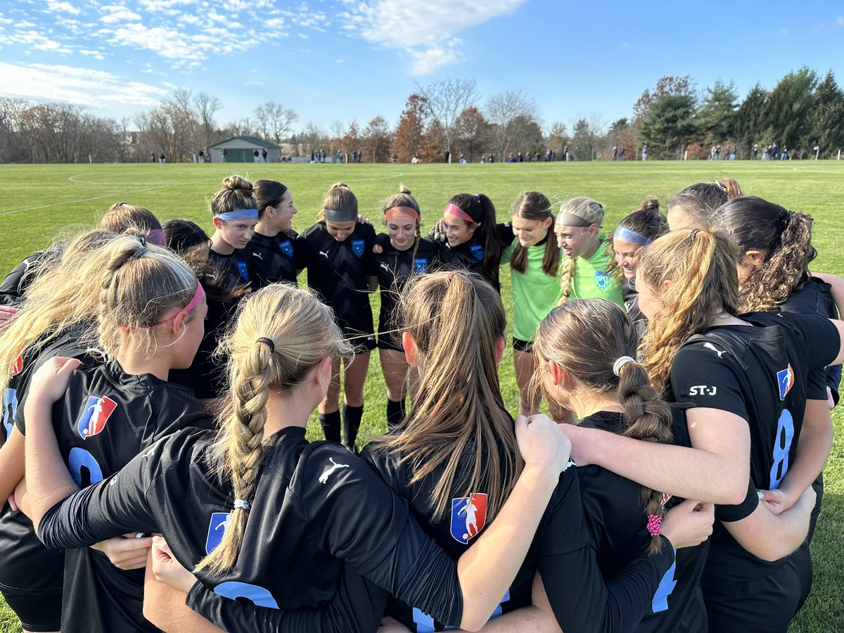 Great morning of games at the @PDAGirlsSoccer Showcase. Lots of colleges out watching our #FCV @GAcademyLeague teams play. Thank you for coming! 👀 👏