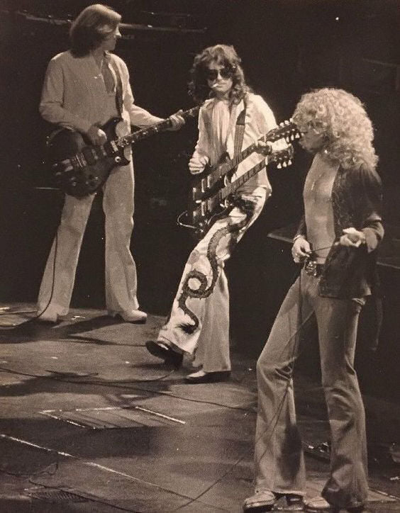 ShaSha3400's tweet photo. #GodsOfRock
#LOVE https://t.co/krvphYqw7y