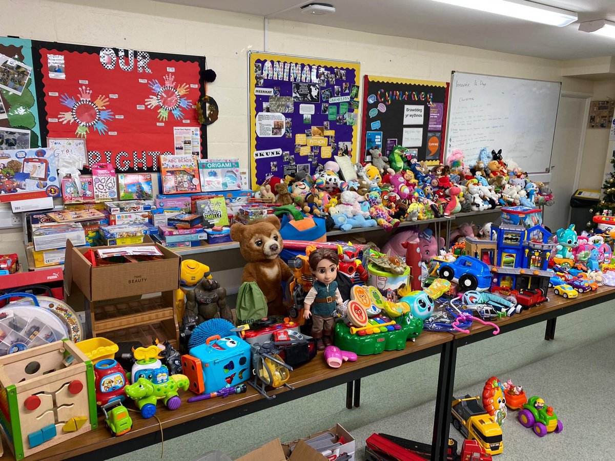 Our annual Christmas Fayre supporting families in our community 🎄Plenty of gifts all looking for a new home this Christmas 🎅fantastic effort by our chief elf Vikki who organised this wonderful event 👏⁦@youth4u1⁩