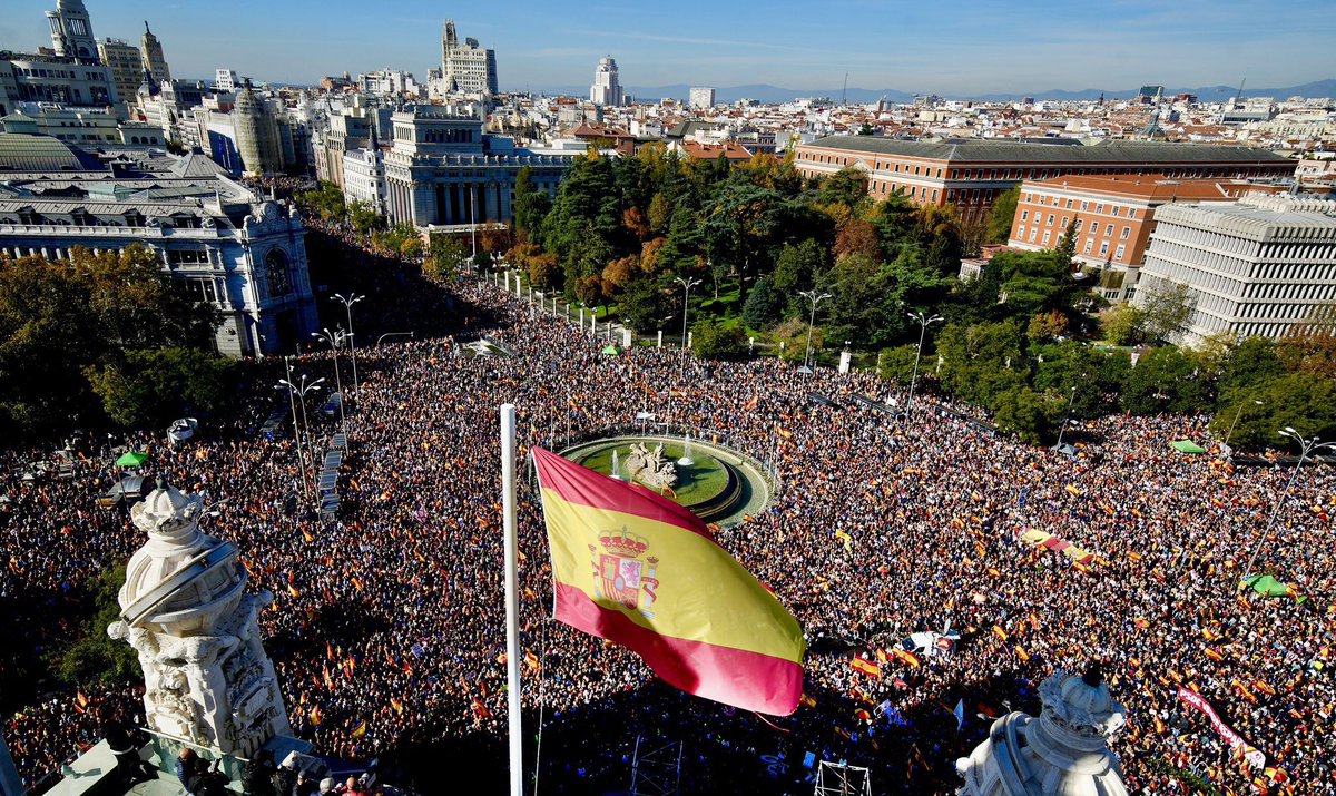 EPPGroup's tweet image. 🇪🇸 Don’t remain silent. 🇪🇺
🇪🇸 Support Spain. 🇪🇺
🇪🇸 Defend the Rule of Law. 🇪🇺

#Cibeles18N