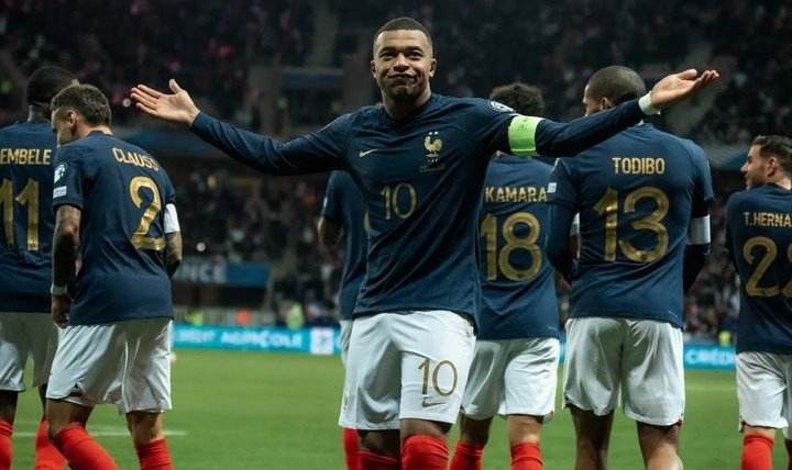 NotiWorld60's tweet photo. 🇫🇷 AHORA: Francia alcanzo la mayor goleada de su historia tras vencer a Gibraltar por 14-0.
#Francia #Gibraltar #Eurocopa #Urgente #Ahora #LoUltimo #Futbol https://t.co/8Q54hWbt4k