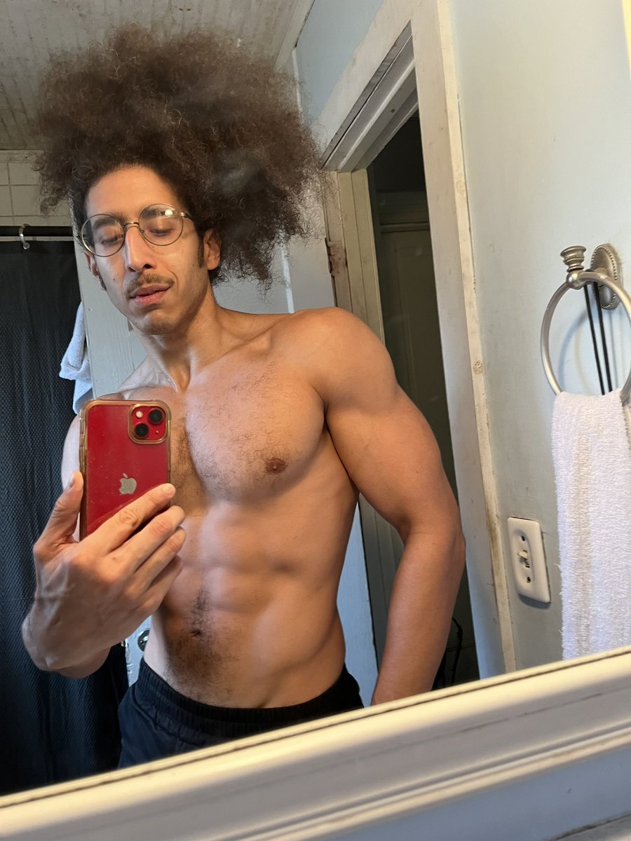 MannyStreet's tweet photo. Here comes the MEAT 🩷🩵 https://t.co/tTDvXVyTZS