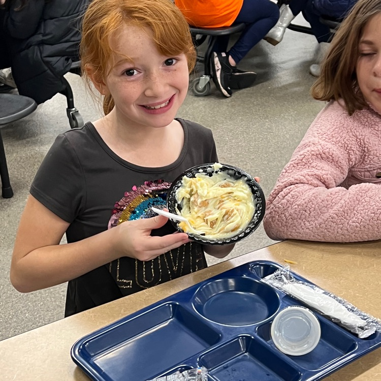 Concord_ES's tweet photo. Have you heard of the new lunch favorite called the Minuteman Bowl? If not the kids loved it! Mashed potatoes, popcorn chicken, gravy, corn, and shredded cheese. Thank you to our amazing cafeteria staff for making such a creative dish! #LeadonEastSide https://t.co/PYNJNe1ew5
