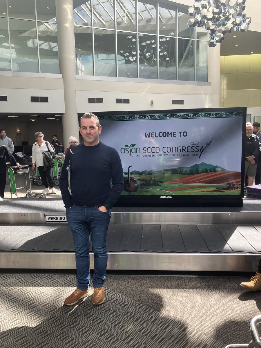 Steph Beavis (@stephrbeavis) on Twitter photo Waiting for luggage and feeling welcomed already for #ASCChristchurch2023
Ready for a week of meetings with long-term and prospective seed dealers from the Asian Pacific Region 🌱
<a href="/solly_justin/">Justin Solly</a> <a href="/Elsomsseeds/">Elsoms Seeds</a> Waiting for luggage and feeling welcomed already for #ASCChristchurch2023
Ready for a week of meetings with long-term and prospective seed dealers from the Asian Pacific Region 🌱
<a href="/solly_justin/">Justin Solly</a> <a href="/Elsomsseeds/">Elsoms Seeds</a>