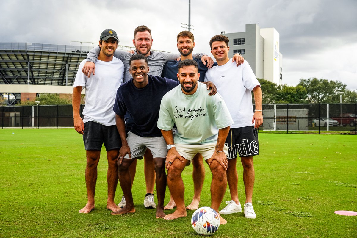 We had some special visitors at training today! Thank you all for coming out, Gianluca, Matt, Yoni, Gino, Brandon and Itzik! ☺️