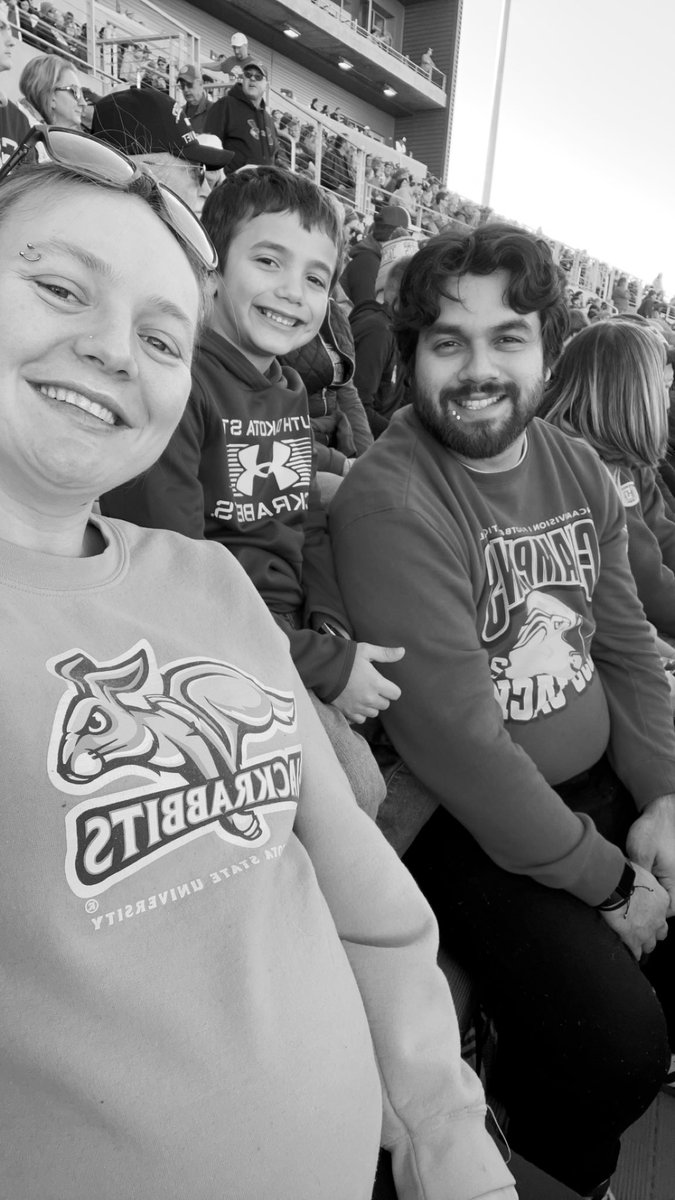 MirandaLynn_16's tweet photo. beautiful Saturday for some Jackrabbit football 🐰#gojacks https://t.co/lMOBfusPiI