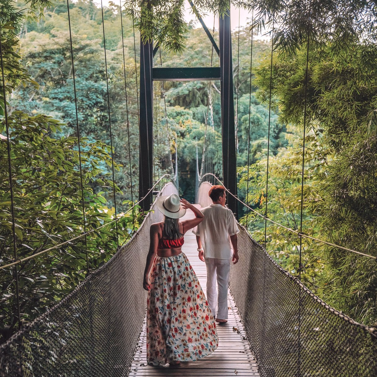 FSThailand's tweet image. Indulge in the ultimate blend of relaxation and adventure, as you embark on thrilling escapades and culinary delights crafted just for you. Explore the magic of the #goldentriangle through the link bit.ly/fschr_offers_. #fstentedcamp #fstakeyourtime @paigunna