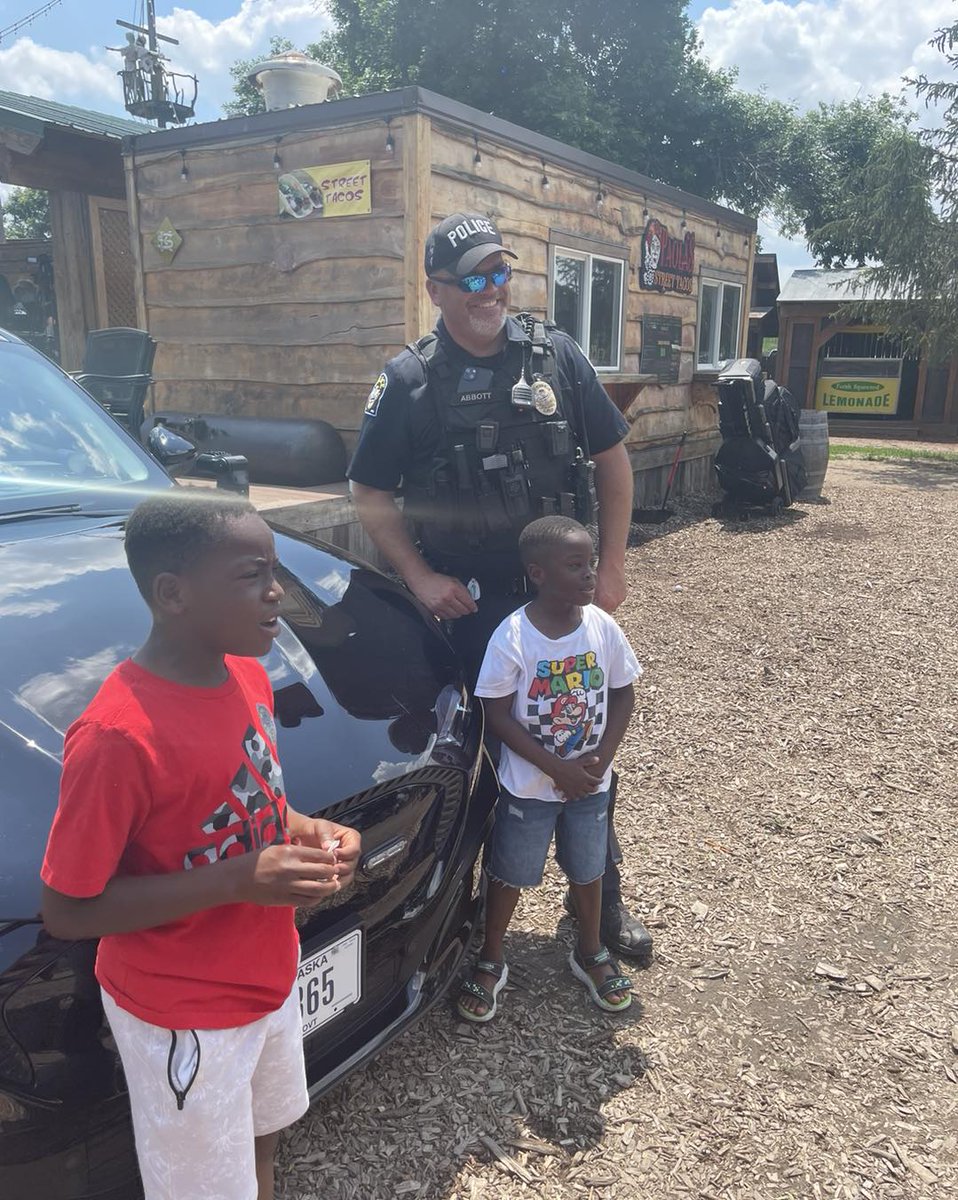 BellevuePolice's tweet photo. We are  saddened to announce the passing of Ofc Christopher Abbott.  Ofc Abbott unexpectedly passed away today, after suffering a medical emergency.   Please keep all those that knew Ofc Abbott, in your thoughts and prayers.  #165
Media inquiries, email howard.banks@bellevue.net https://t.co/LAr7BWGwLW