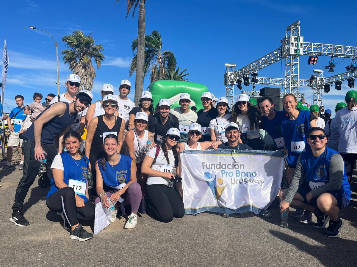 RaffoVero's tweet photo. Qué mejor programa que correr postas en equipo y colaborar con la #Bebeton de Fundacion Canguro? Y hacerlo junto a colegas de la @fundacionprobon. 

Felices todos los que participamos por @Ferrere y @cpa_ferrere. Gracias por siempre poner la mejor onda en acciones que impactan!! https://t.co/ECocTzlYqE