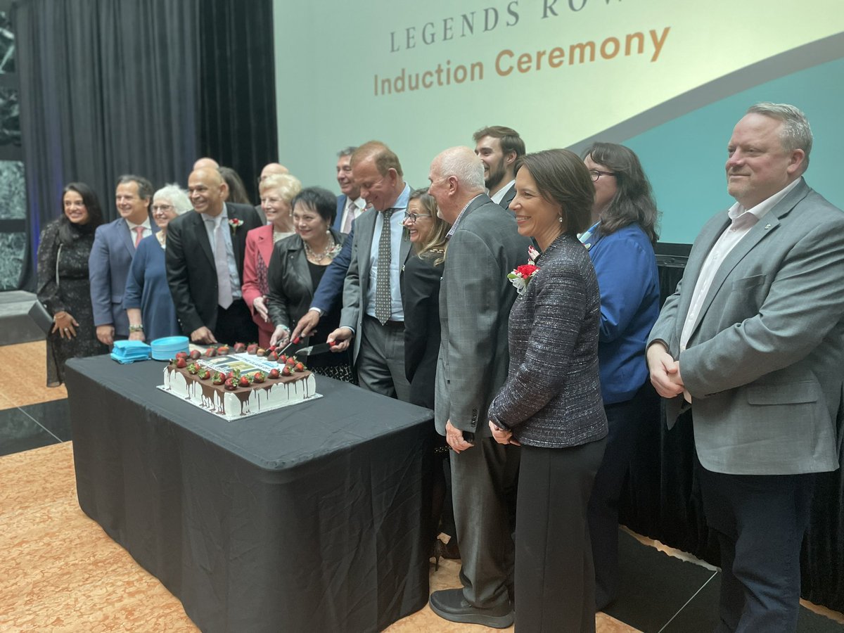 SergioMourato_'s tweet photo. Legends Row, Mississauga’s Walk of Fame induction of three new members: Peter Gilgan , Patti Jannetta , and Jack Prazeres. #legendsrow #mississaugaevent #heritagemississauga https://t.co/ViEhG7liYe