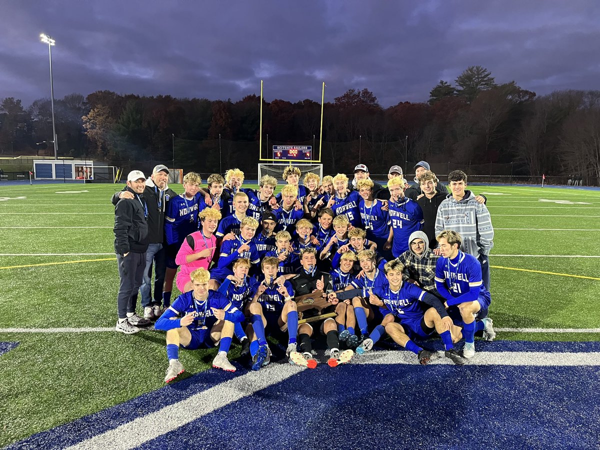 ClipperAD's tweet photo. ⚽️Boys Soccer Final

Congratulations to the Norwell Boys Soccer team who defeated Pembroke 2-1 (5-4) in PK’s. 

Your 2023 MIAA D3 STATE CHAMPIONS 

@GlobeSchools @BostonHeraldHS @sports_ledger https://t.co/eSndz2GVwX
