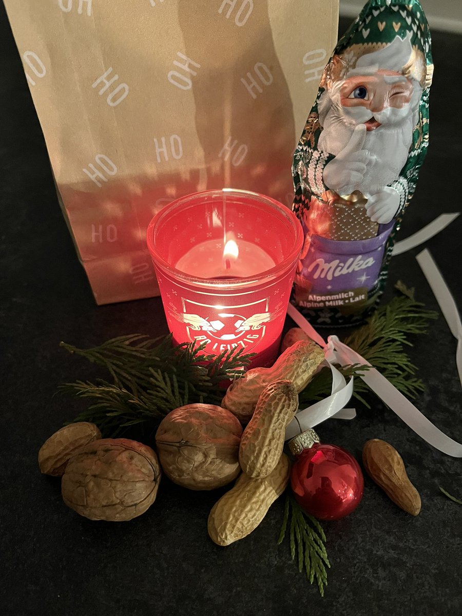 Und das war sie….. unsere Weihnachtsfeier 2023. 

Es war wieder schön mit Euch allen und die Zeit verging wie im Fluge. 

Ein großes Dankeschön auch an Christoph und Tim an dieser Stelle für den Besuch nebst Mitbringsel ☺️. Merci ! <a href="/RBLeipzig/">RB Leipzig</a>