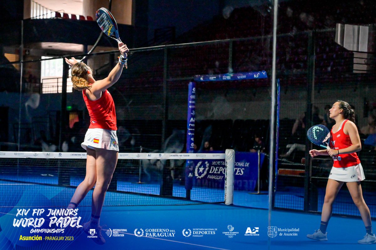PadelJunior2023's tweet photo. Compartimos postales de los encuentros por la Final Mundial Femenina entre @padelfederacion de #España🇪🇸 y @Padel_APA de #Argentina🇦🇷

La sede de la @sndpy es testigo de una verdadera exhibición de alto nivel deportivo💪🎉

#JWPCAsu2023 #PadelFIP #Pádel https://t.co/iVJ8l9VUHN