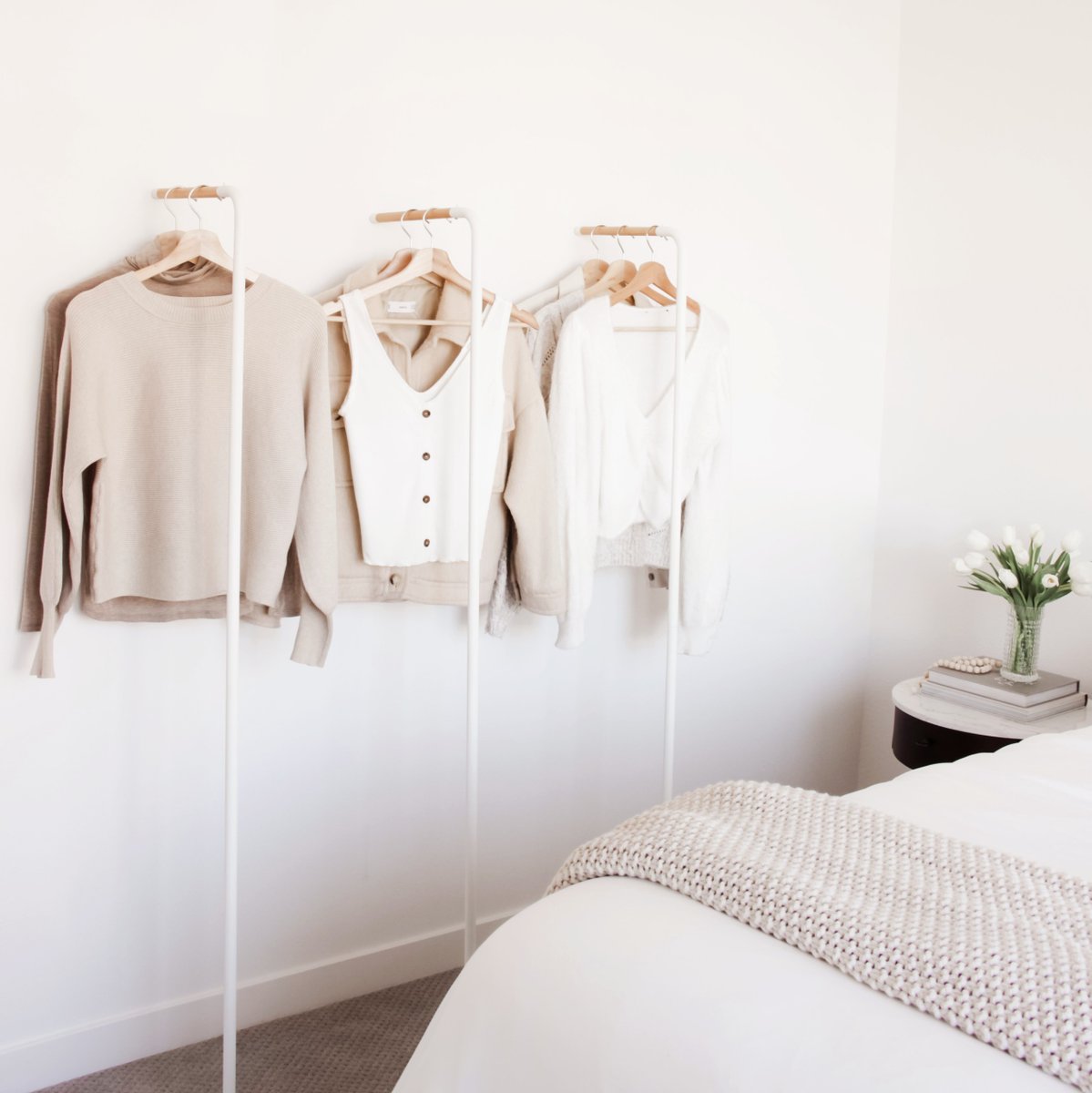 yamazakihome's tweet photo. How about an easy breezy open wardrobe to lift your spirits and decor? Create a custom setup with these chic leaning hangers. ✨
Photos by: @themodernhaven
TOWER Leaning Coat Rack - Steel
#yamazakihome #clothingorganization #clothingrack #coatrack #storagesolutions #roominspo https://t.co/cRaU69Up9A