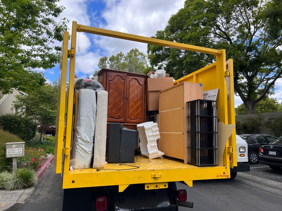 ZerojunkUs's tweet image. &quot;Revitalize your space with Zero Junk&apos;s Furniture Cleanout service! 🛋️ for clutter-free home. 

Call +1 669 263 5865 for swift and efficient furniture removal. #ZeroJunk #FurnitureCleanout #ClutterFreeHome #Bayarea #SanJose #Santaclara #Paloalto #Mountainview #Losaltos