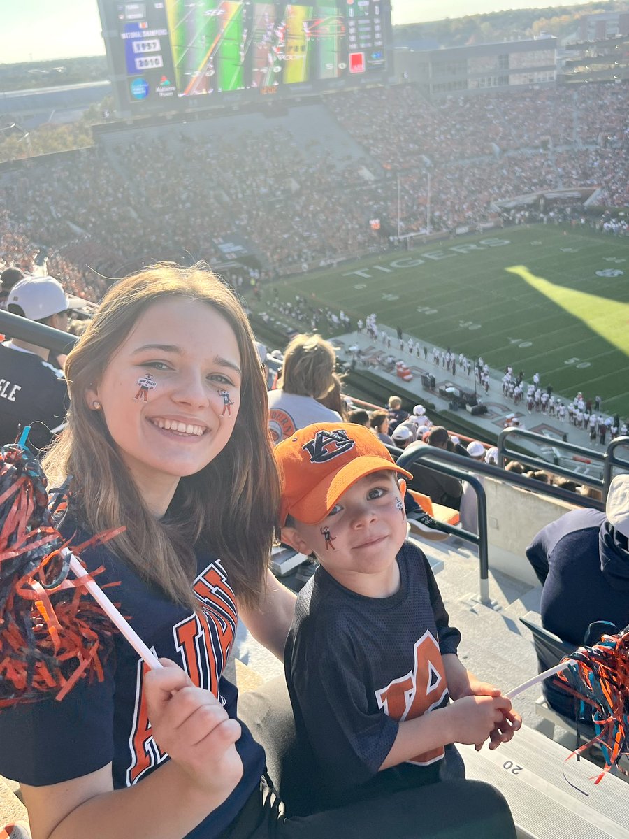 kenzmama's tweet photo. #WarEagle https://t.co/tZogfVY8gp