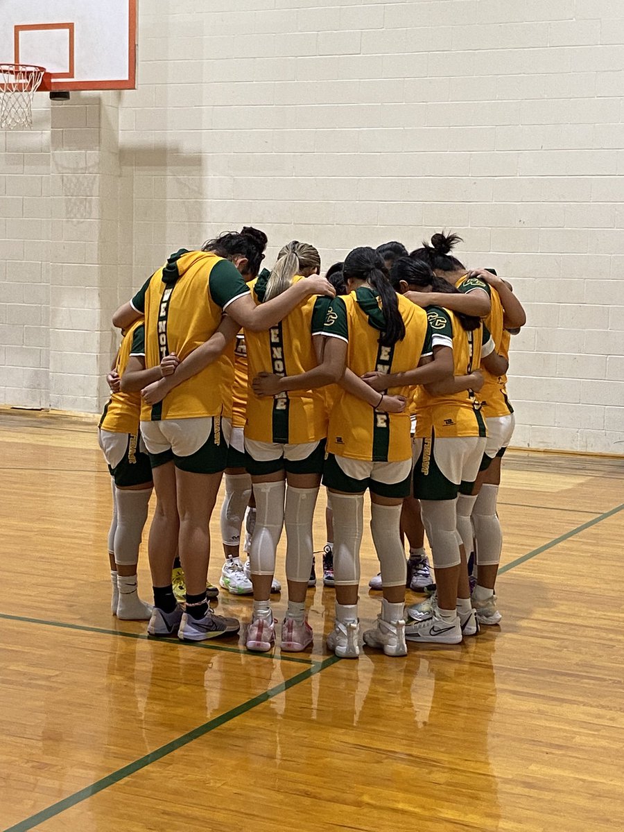 CCLadyJavBkb's tweet photo. 💚CONGRATULATIONS to our LADY JAVELINAS💛
Tournament CHAMPIONS!! These girls have put in the work and will continue to put in the work. Super proud of each and everyone of them, keep working as a team and trust the process!! #WeNotMe #WinTheDay🐗🏀 https://t.co/hXe31f4GiY