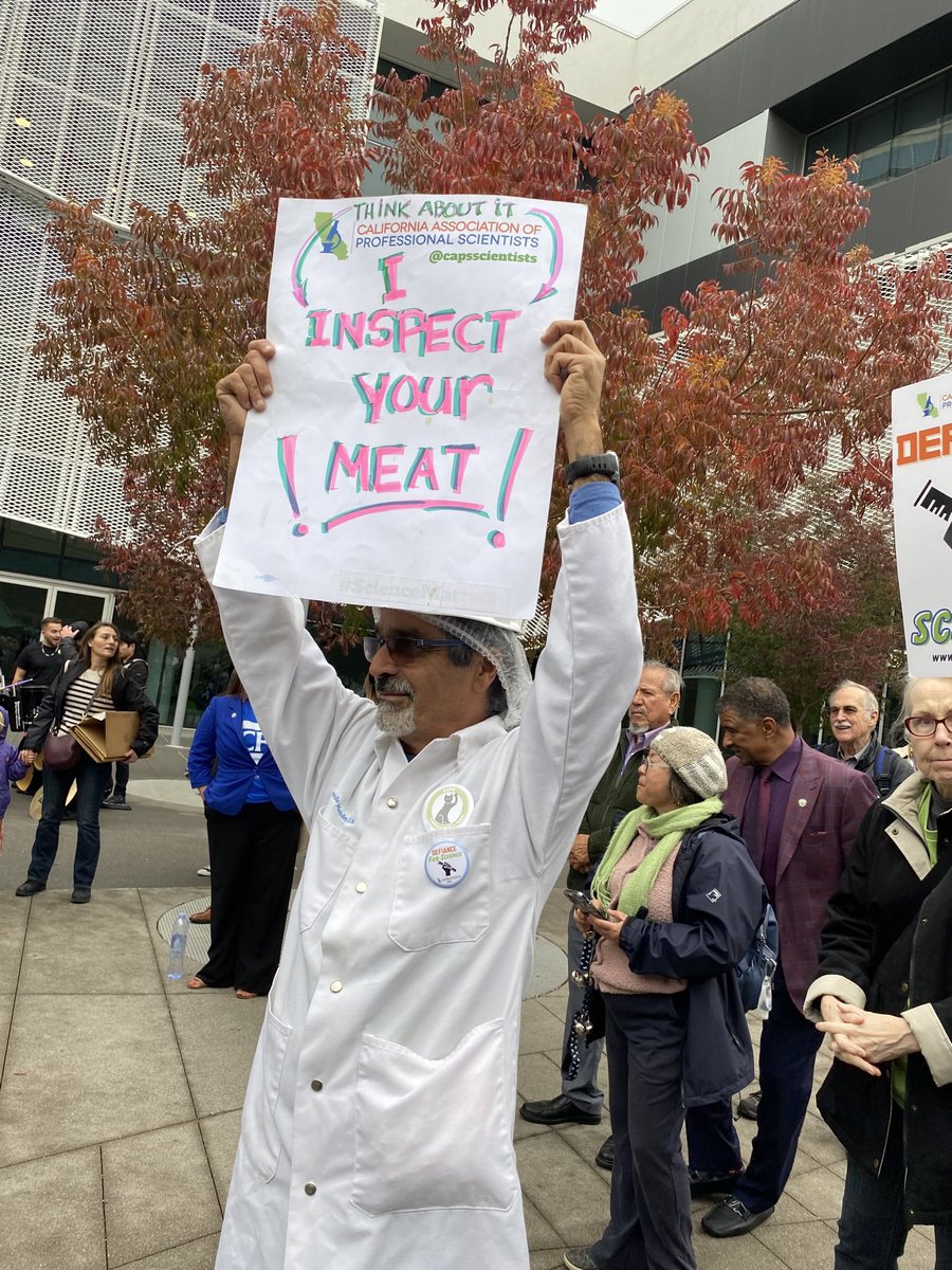 LorenaSGonzalez's tweet photo. This sign sums up why we need our state scientists. It’s time the state of California settles this contract. ⁦@capsscientists⁩ https://t.co/65xAPKYwof