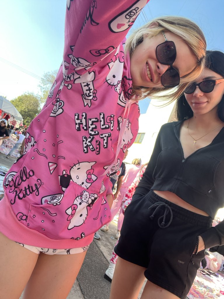 With @playjuliats #cryptogirls #dot #polkadot #ethereum #bitcoin $btc $dot https://t.co/88VadpIhUq