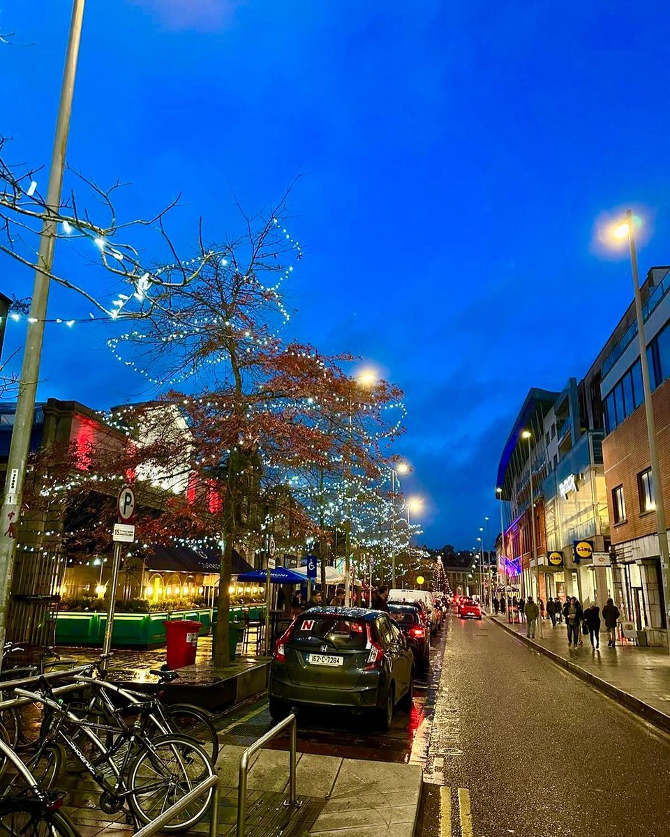 CorkDaily's tweet photo. Sparkling streets and festive delights: Cork City comes alive with the enchanting glow of Christmas lights❤️😍 
.
.
.
.
.
.
.
#christmas #corkcity #christmaslights #christmasvibes #corkirelaland #corkcitychristmas #purecork #irishdaily #tourismireland #cork #corkdaily https://t.co/Cm6CBacTXp