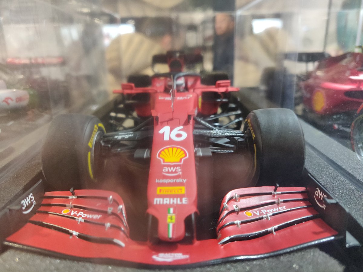 FerrariFM's tweet image. #Ferrari #F1 #Looksmart 1/18 🥰 - @Salon_EpoquAuto 2023
📷 @FerrariFM 
#Epoquauto #Epoquauto2023 #LasVegasGP