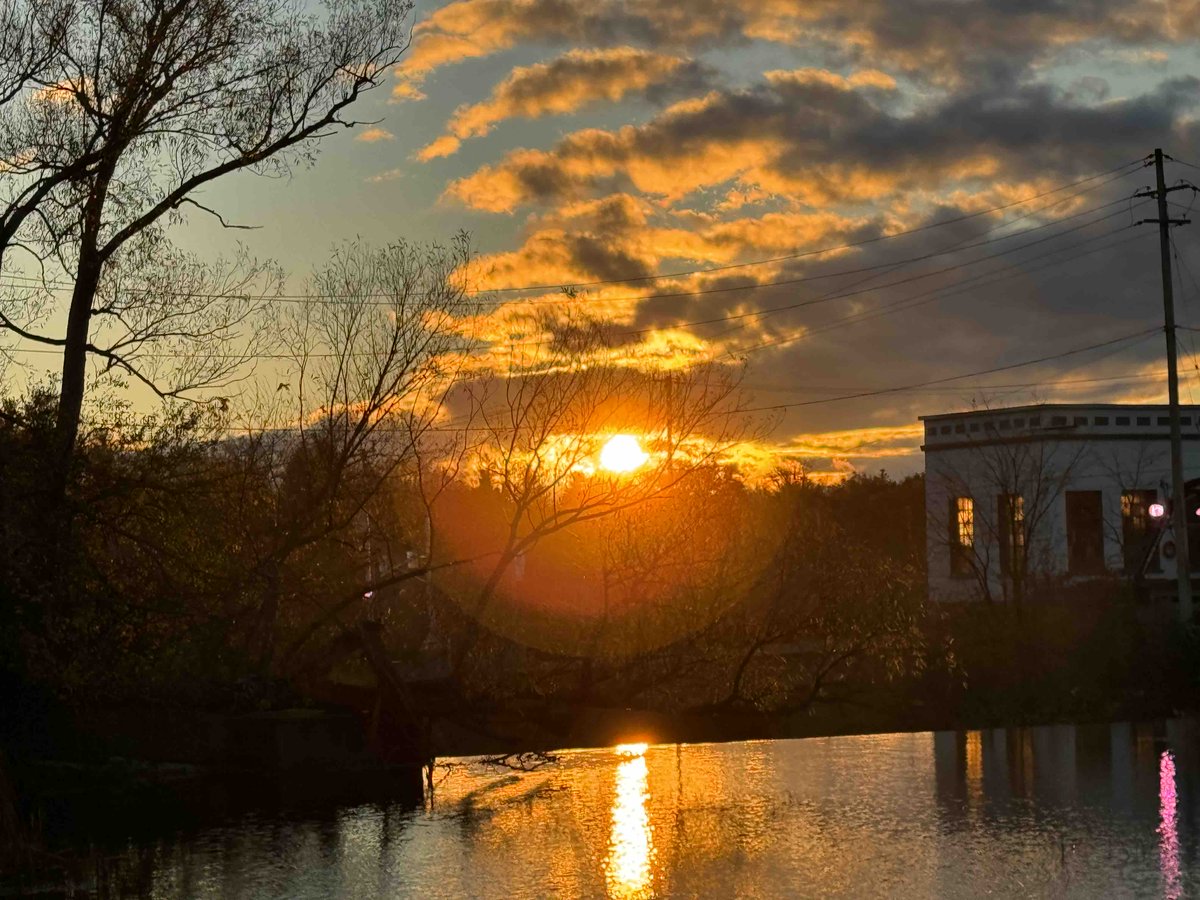 My Saturday #PicOfTheDay is sunset the other week at the power station in #Almonte, Ontario. #MississippiMills #LanarkCounty #ComeWander #ThePhotoHour #StormHour #ONwx