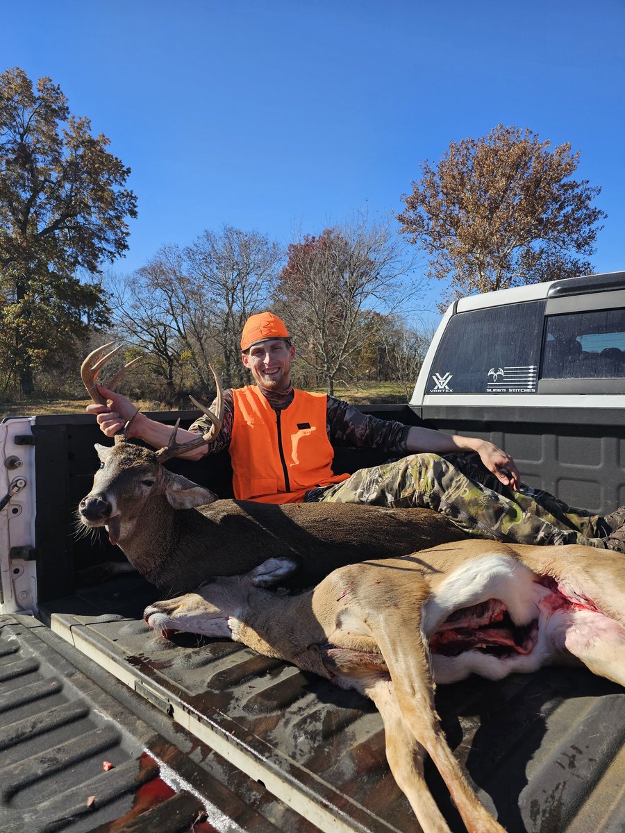 Gulley1003's tweet photo. Was a good morning!! Having good quality products sure does help make hunting easier!! #Vortex #Mosberg #UnderArmour #BrowningKnives https://t.co/GzPDMQuAUG