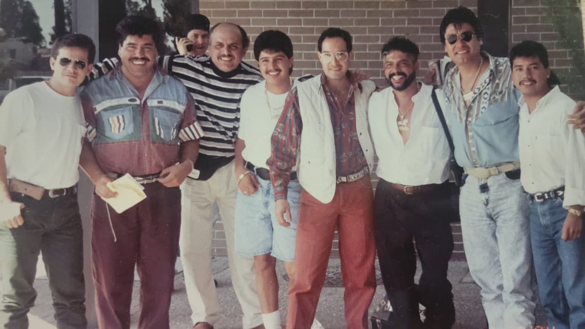 Hace aproximadamente 30 años BANDA MACHOS Y PANCHO Y CASIMIRO DE SU MAJESTAD!!!!!