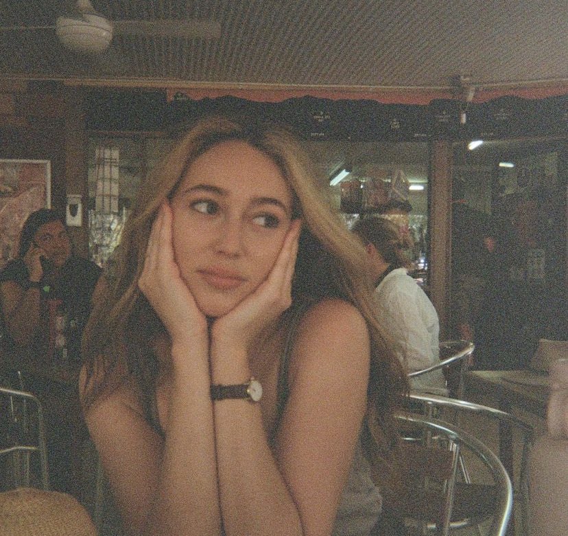 I’ll be staying in Sydney for 6 months from January on… do you know what that means? I have 6 months the chance to meet this girly girl if she comes to visit her home town🥹