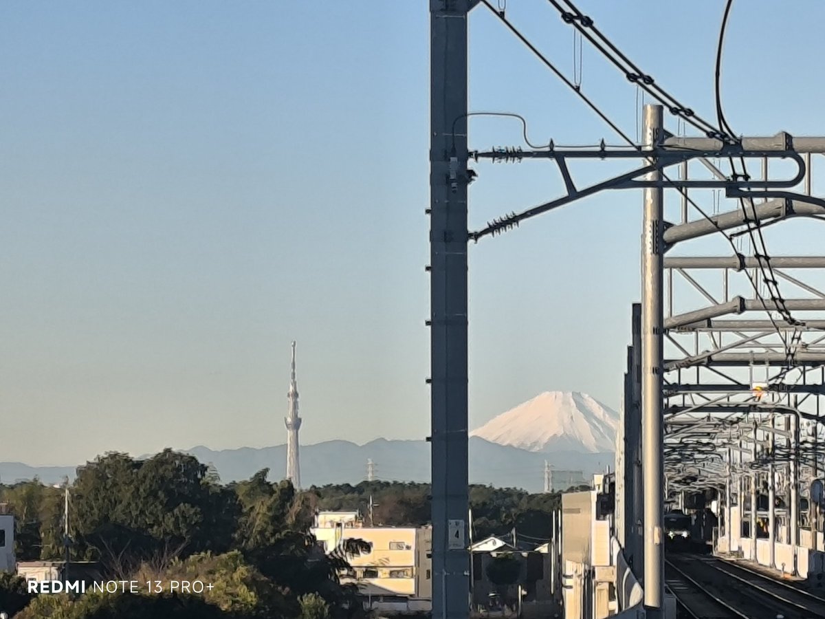 WerthLeon1's tweet photo. 11/19(日) 7:10
@新鎌ヶ谷駅 新京成線
#富士山 #スカイツリー
#Galaxy #S22 17x
#Redm #Note13Pro+ 10x https://t.co/u5AGUIwoNg