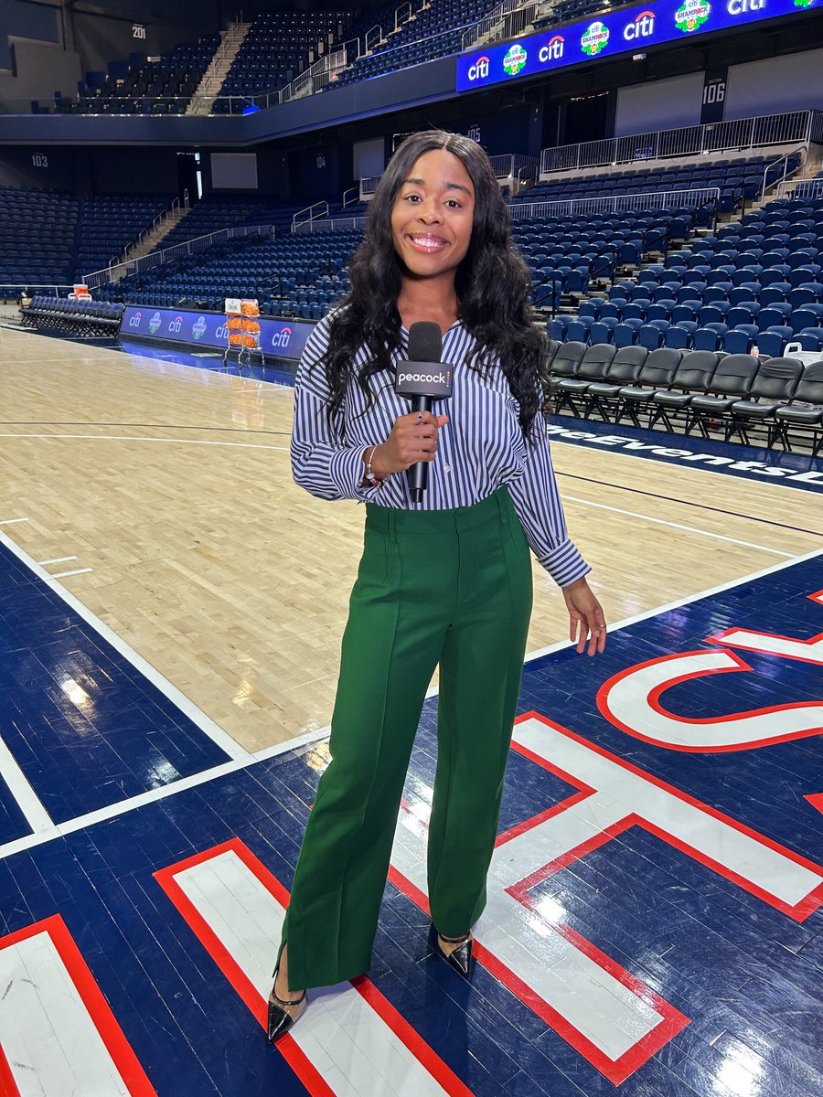 Symone_Stanley's tweet photo. Saturday in DC 😄🎤 https://t.co/HxyEdlf04h