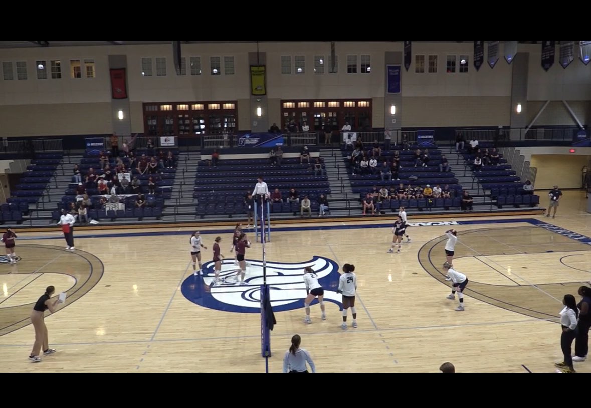 It’d be really cool if I knew what the score of this #NCAAD3 Sweet Sixteen match is. Sad that the host school doesn’t provide an inset score board when it isn’t hosting. Oh well. Go ⁦@TUVolleyballTX⁩. #VamosTigres