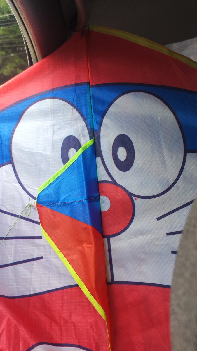 ladybdsm's tweet image. :3 haha me compré un barrilete de #Doremon ! Vamos a probarlo