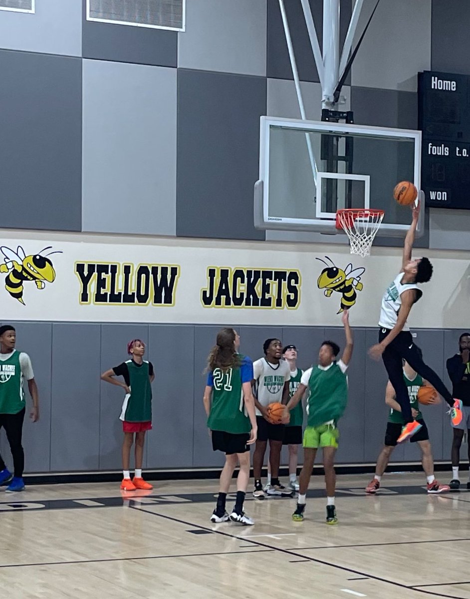 WWHSHORNETSPORT's tweet photo. Special thanks to Windings Waters K8 for letting @wwhs_bball use your gym while @cheer_wwhs was hosting the Vespa Cheer Classic.
@HernandoSchools https://t.co/91wnjosZBd