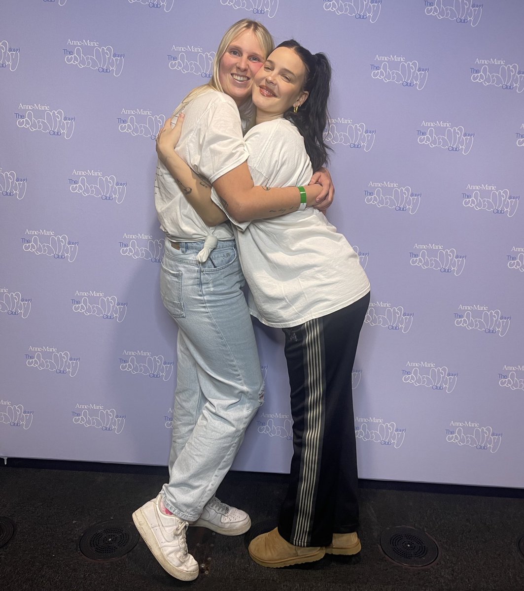 Fake_Smile_CVH's tweet photo. glow up 🥺🥰@AnneMarie https://t.co/BjSlJCfohL