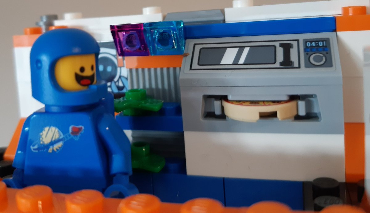 LEGOBenny's tweet photo. Congratulations SpaceX! I can exclusively reveal that SpaceX Ship 26, built by #SpaceyX, will have onboard catering!  #SpaceX #awesome https://t.co/ZR729WLF9J