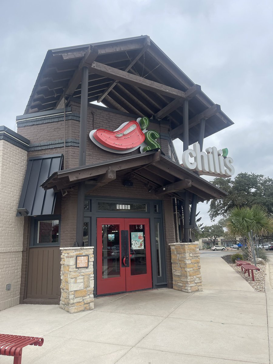 Stopping to for a quick bite at America’s diner before heading to watch @DripFB vs Judson at Rutledge Stadium. 

We’ll also have updated from @LHHSVB’ state championship match from Garland on -> @OTSSportsATX 

#UILPlayoffs #txhsfb #UILState #centexpreps