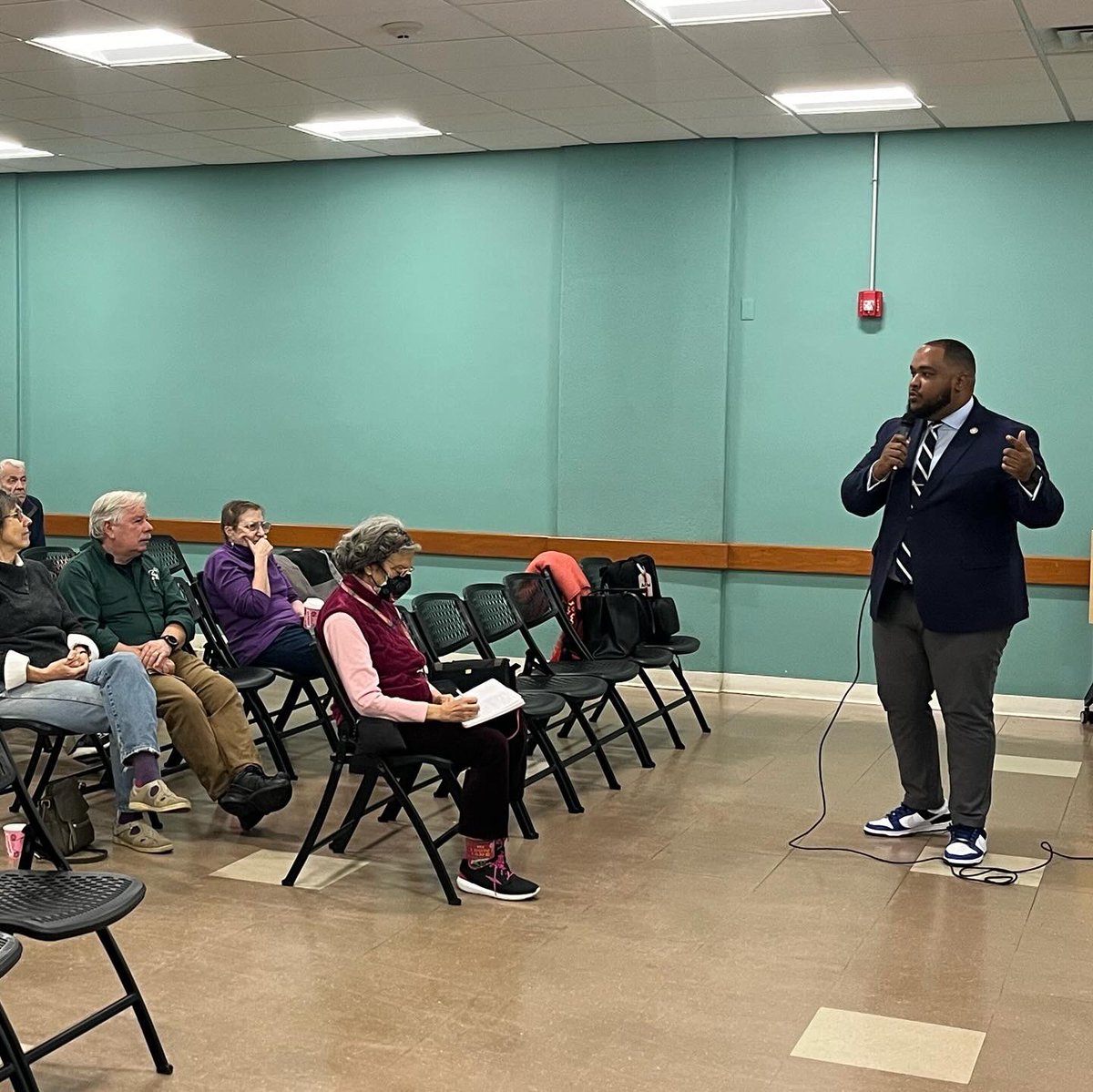 MartinezforMD's tweet image. Team 22 hosted our Pre-Session Town Hall this morning at the Greenbelt Library! 

It was great to dialogue with community about Purple Line, Education, School Construction, Public Safety and Healthcare. We’re 53 days from the start of the 2024 session. #Working4MD