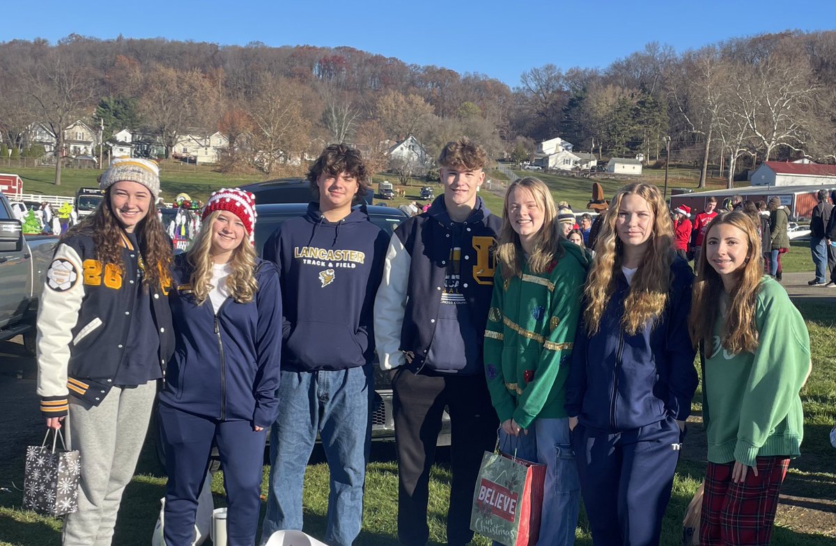 So proud of all these athletes.  Not only do they put in so much time to their sports but they are constantly giving back to the community!  Happy Holidays! <a href="/VarsityLClub/">Varsity L club </a> <a href="/lancastergales/">LancasterGales</a>
